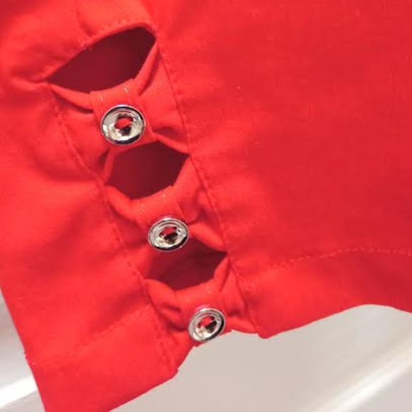 Lasania, Red Capris - Picture 6 of 9